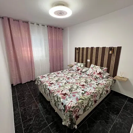 Coconoa بلايا ديل إنغلز